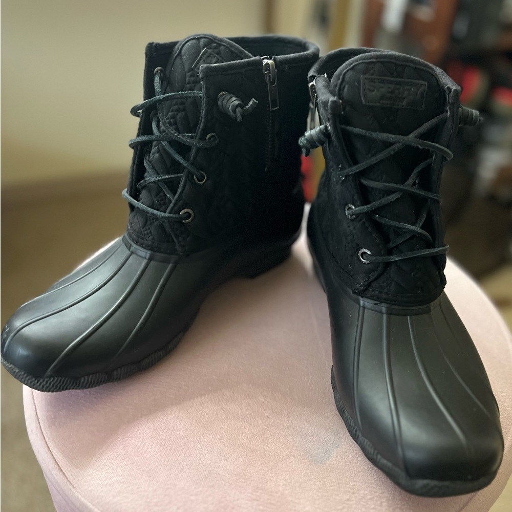Women’s duck boots black